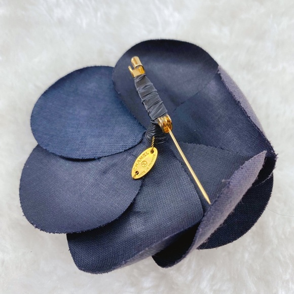 Chanel Black Camellia Brooch - Picture 8 of 8